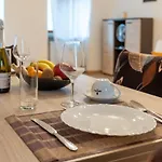 Sevenlife - Centro Storico 4 People & Pet Friendly דירה איבראה