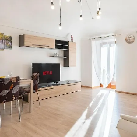 Sevenlife - Centro Storico 4 People & Pet Friendly Apartament